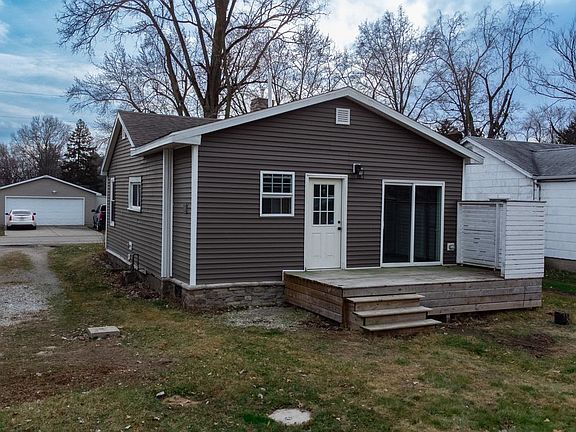 5th image of 25177 Berry St