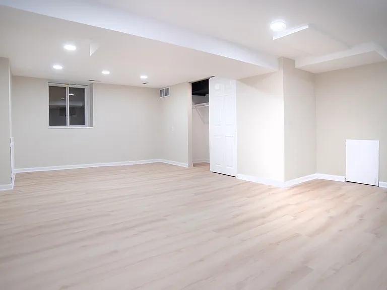 22 S Spring Ave #3 — Photo 8