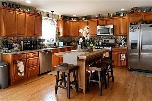 3rd image of 82 Franklin St #82