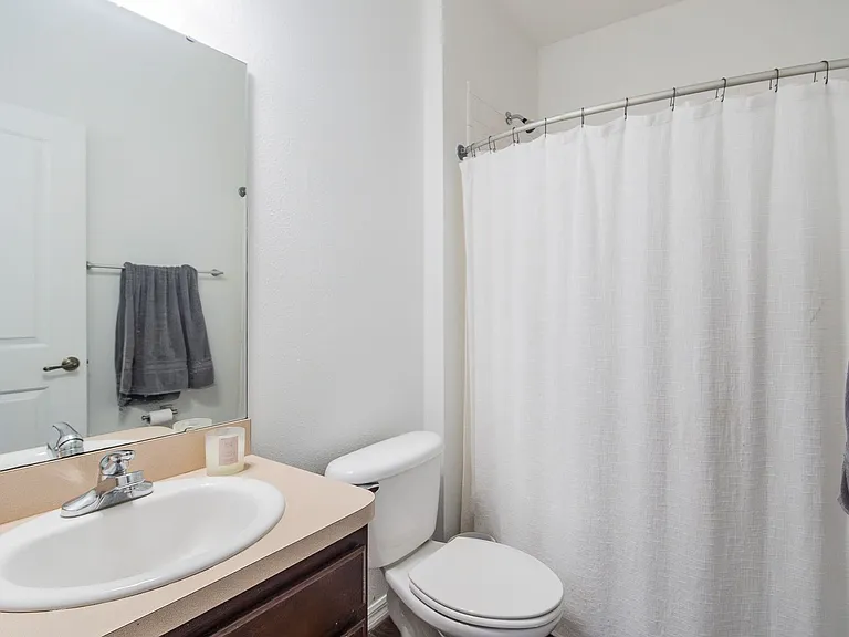 212 Belmar St W #B — Photo 16