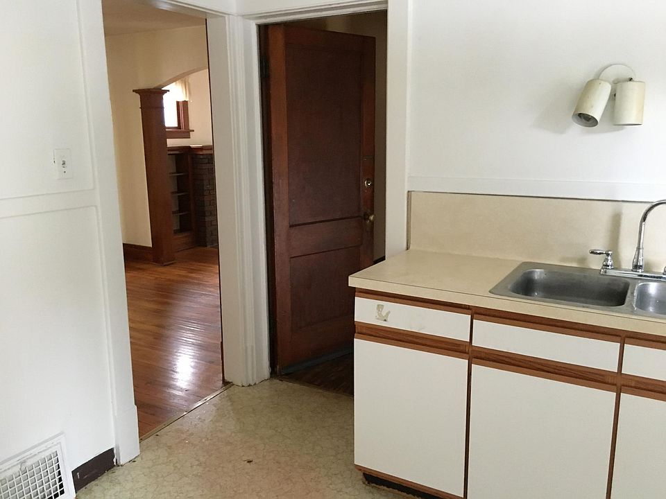 1st image of 36 Arden Ave