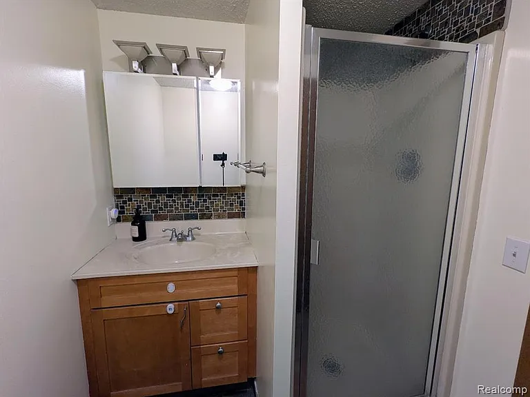 2316 Crescent Lake Rd — Photo 9