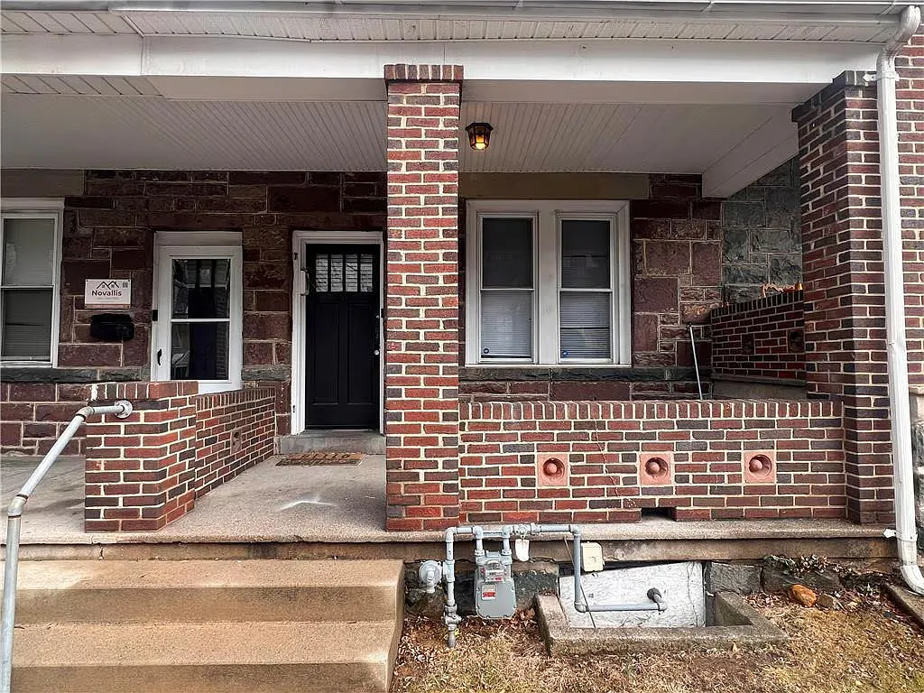 437 Montclair Ave — Photo 2