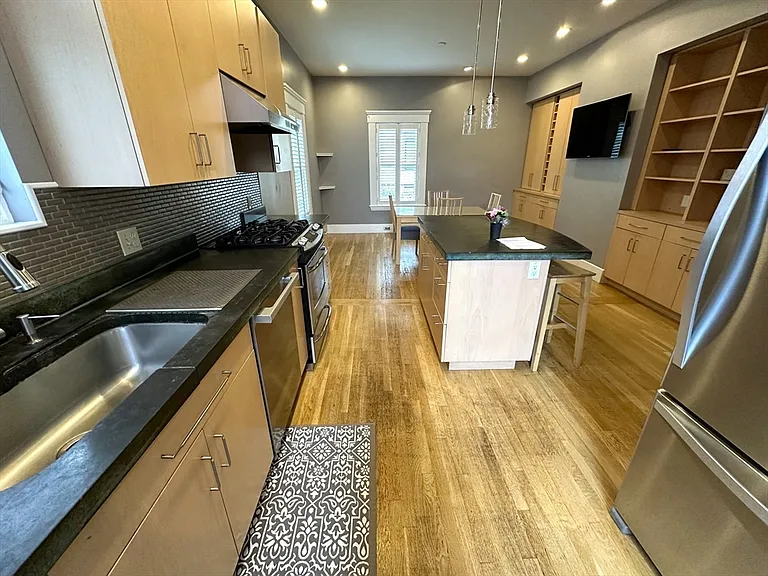 315 Windsor St #315 — Photo 6