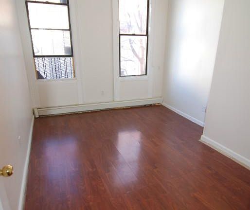 3rd image of 44 Jefferson St APT 2L