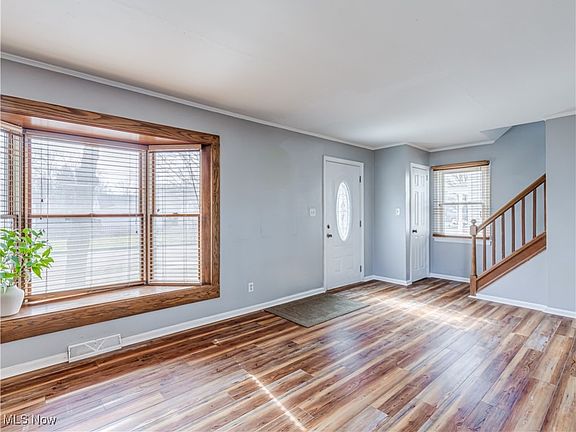 3rd image of 113 Pierce Ave