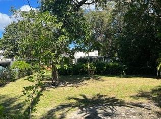 821 NE 120th St, Biscayne Park, FL 33161