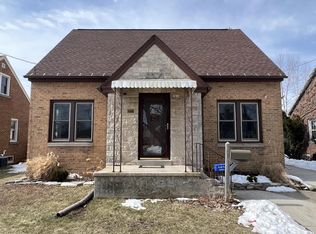 1414 S 21st St, Manitowoc, WI 54220