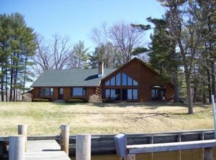 9685 River Pines Ln, Fremont, WI 54940