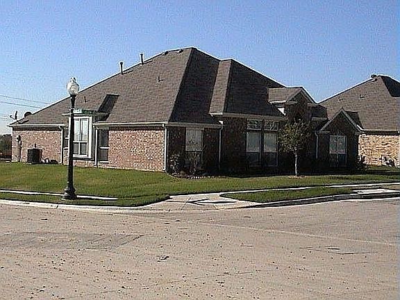 2nd image of 3328 Stone Glen Dr