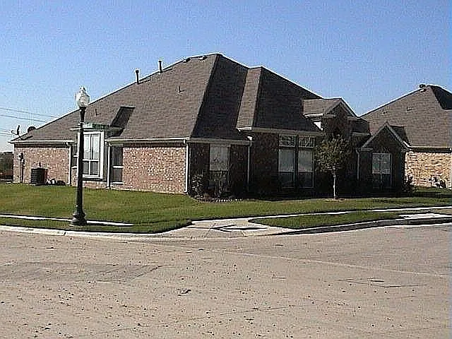 Building Photo - 3328 Stone Glen Dr
