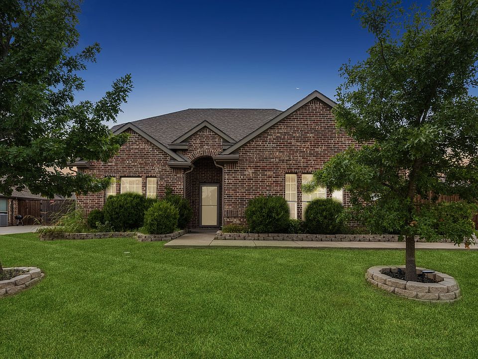 1st image of 719 Lone Star Ct