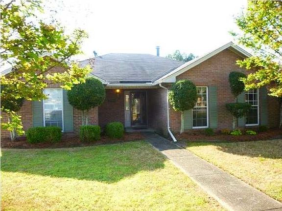 3rd image of 3884 Berkshire Dr