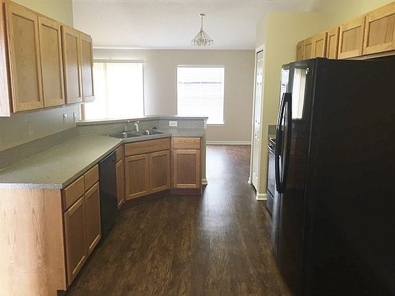 4th image of 3213 Deer Creek Dr