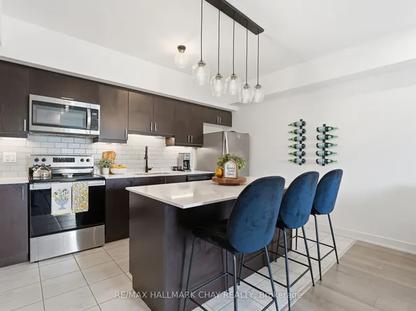 5 Chef Ln #406, Barrie, ON L9J 0J8