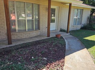 505 S Main St, Thrall, TX 76578