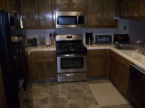 kitchen with breakfast bar