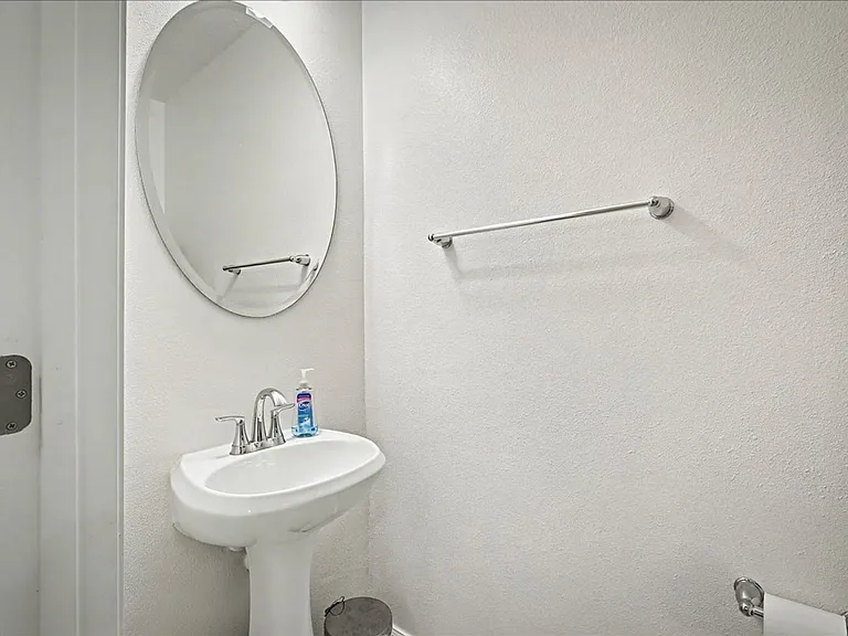 3231 Penny Cove Ln — Photo 12