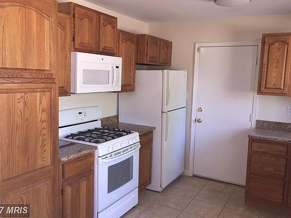 4th image of 2038 Cumberland Dr