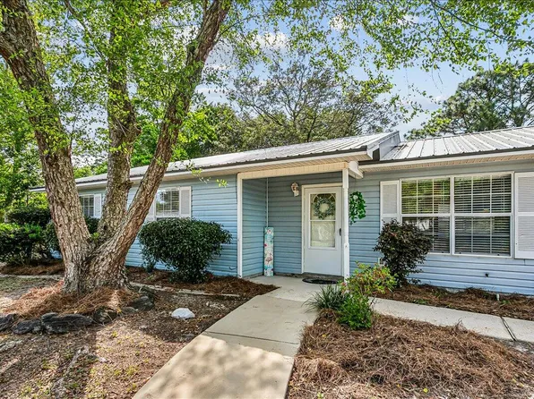 2549 Weeping Willow Ln, Navarre, FL 32566