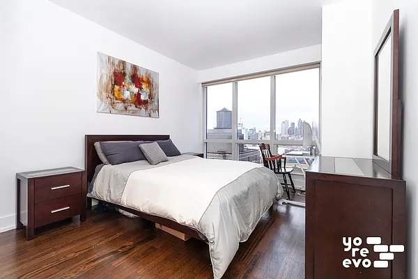 Sold by Yoreevo, LLC | media 5