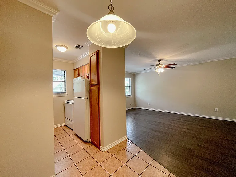 1430 NW 25th St #210 — Photo 3