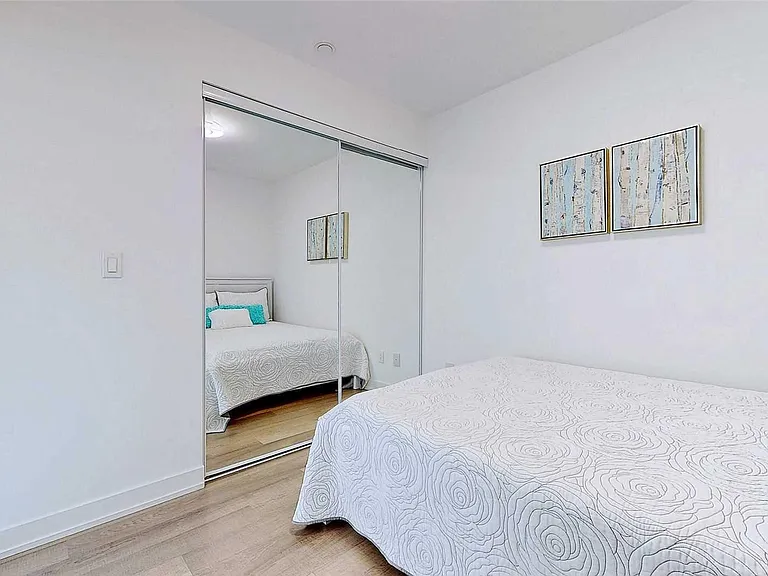 5180 Yonge St — Photo 12