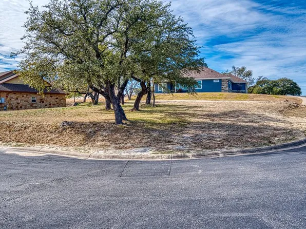 1602 Valencia Dr N, Kerrville, TX 78028