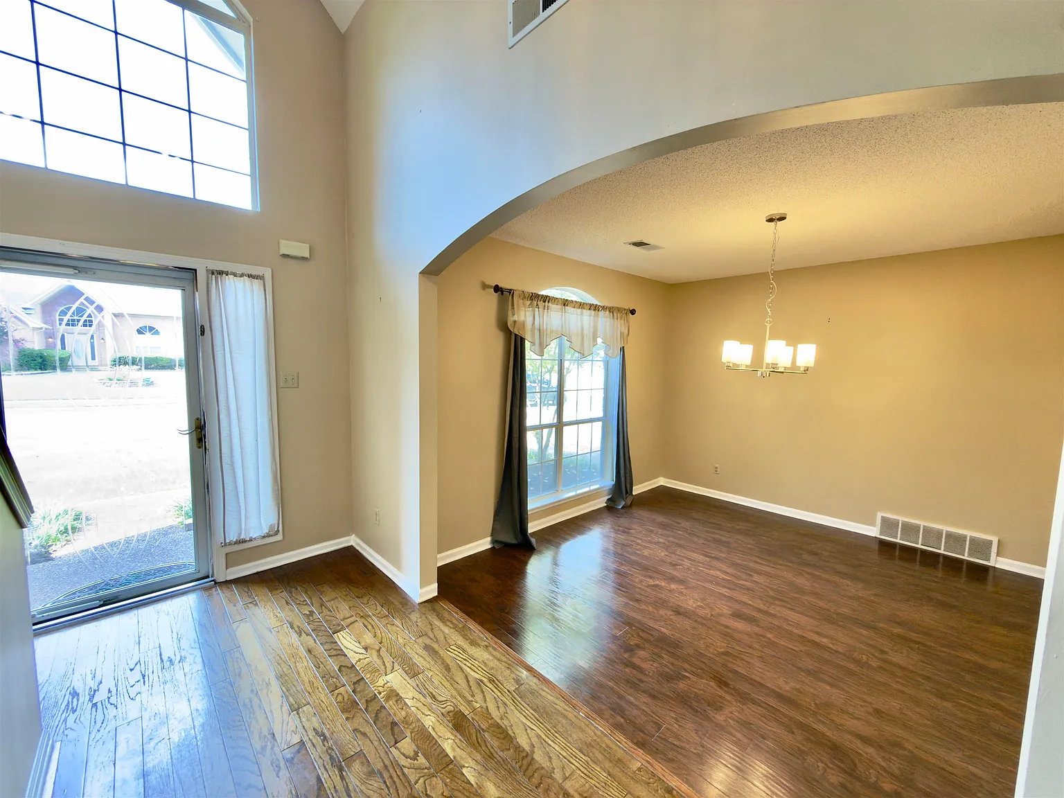 4 bed, 2.5 bath, 2991 sqft, $2,800 — Photo 4