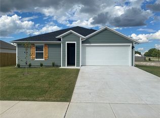 951 Rently St, Prairie Grove, AR 72753