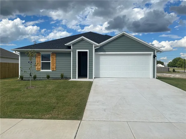 951 Rently St, Prairie Grove, AR 72753