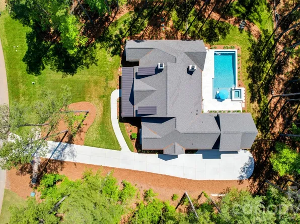 6223 Chimney Bluff Rd, Lancaster, SC 29720
