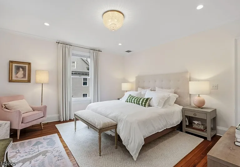 40 Oakwood Ave — Photo 17
