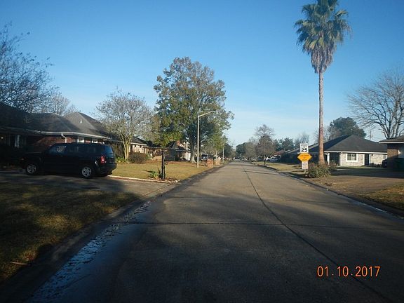 5th image of 46 Edgewood Dr