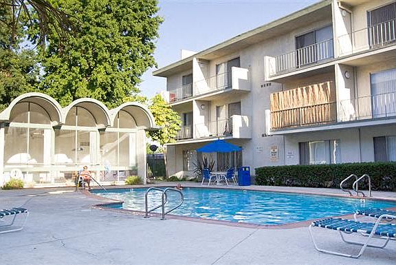 3rd image of 7010 Sepulveda Blvd #1023583
