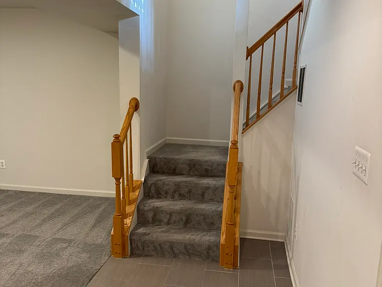 2743 Manhattan Pl — Photo 23