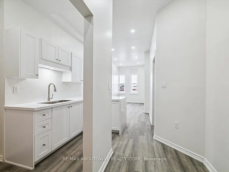 68 Peel St #3 — Photo 5