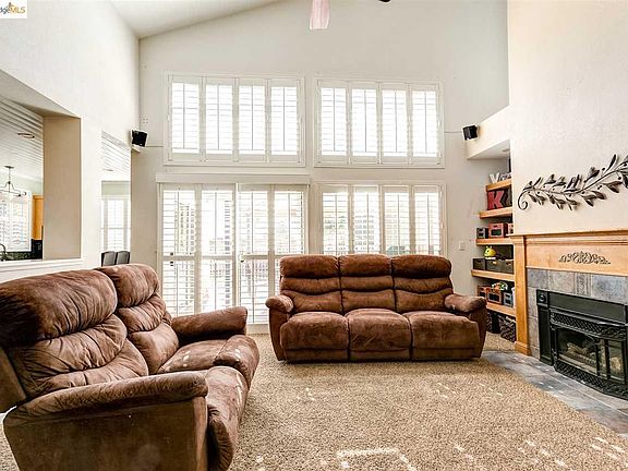 3rd image of 2448 Pismo Ct