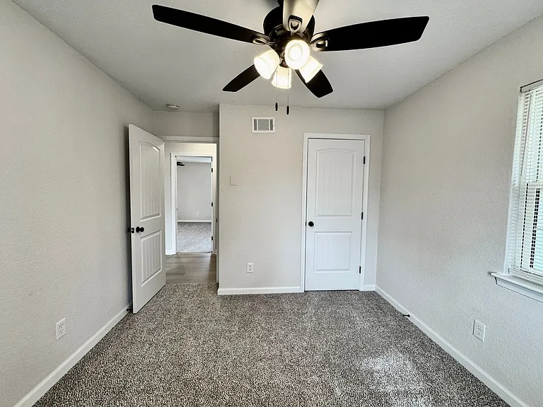 4512 Whitechapel Ct — Photo 34