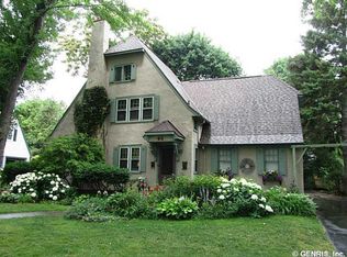 46 Warrington Dr, Rochester, NY 14618