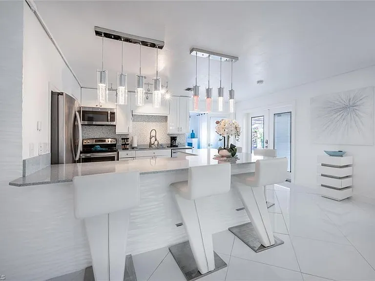 5940 English Oaks Ln — Photo 24