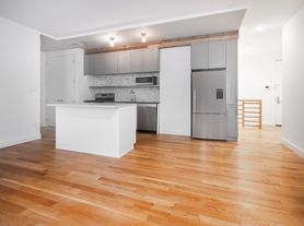 335 Carroll St