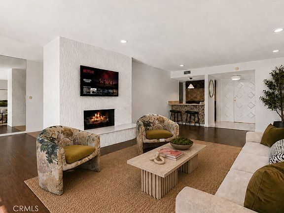 3rd image of 5330 Lindley Ave Unit 209