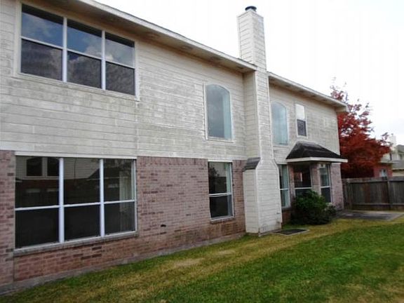 3rd image of 4022 Royal Plantation Ln