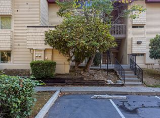 14006 SE 6th St APT 11, Bellevue, WA 98007