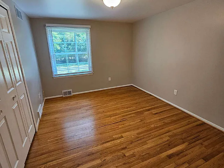 591 E Long Lake Rd — Photo 18