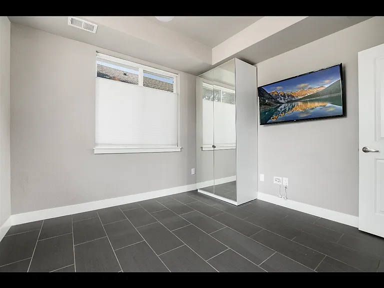 1733 Grove St #4 — Photo 26