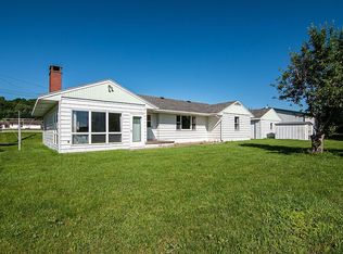 1207 N Riverview St, Bellevue, IA 52031