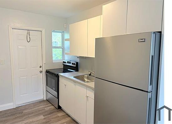 1st image of 2206 Adams St #10