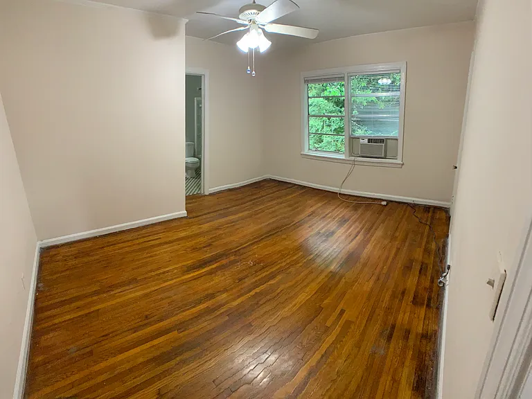 912 Oxmoor Rd — Photo 16